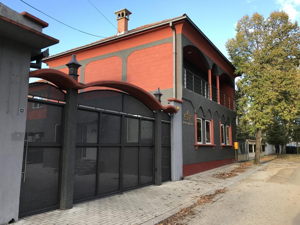 Five Apartments Indija Bagian luar foto