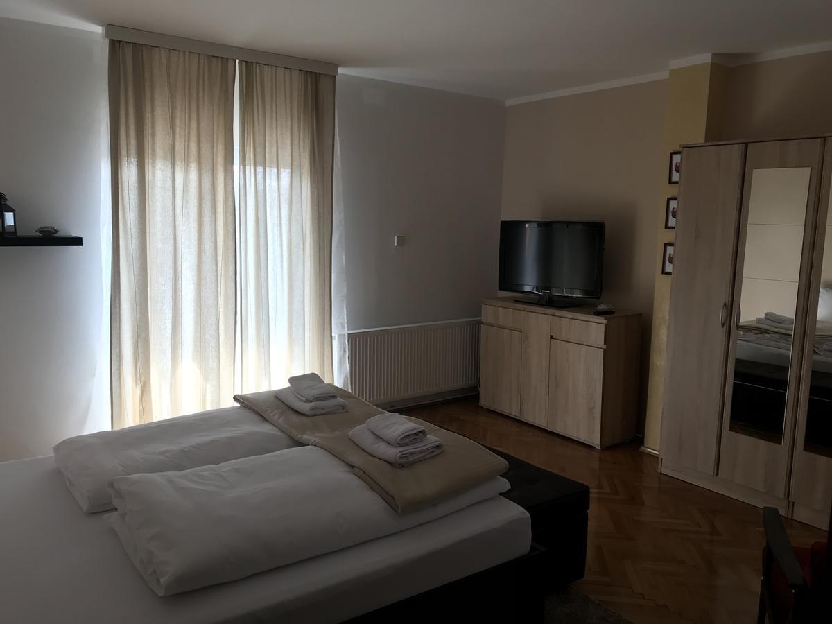Five Apartments Indija Bagian luar foto